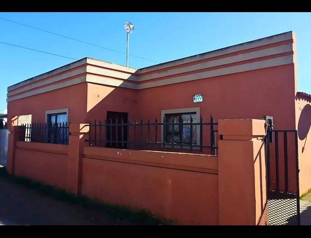 4 BEDROOM HOUSE FOR SALE IN KWANONQABA